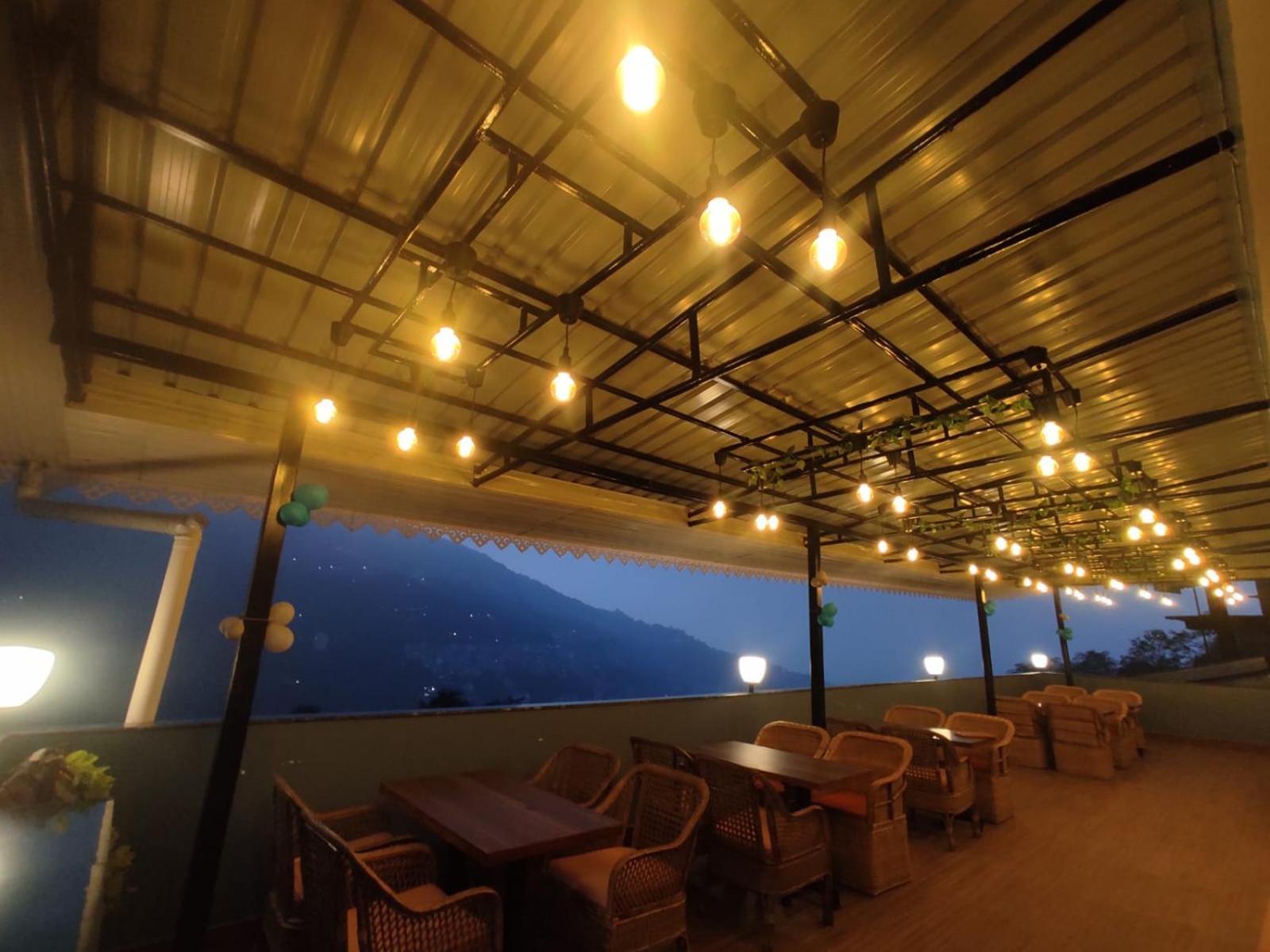 Maplewood Hotel & Spa Gangtok Exterior foto